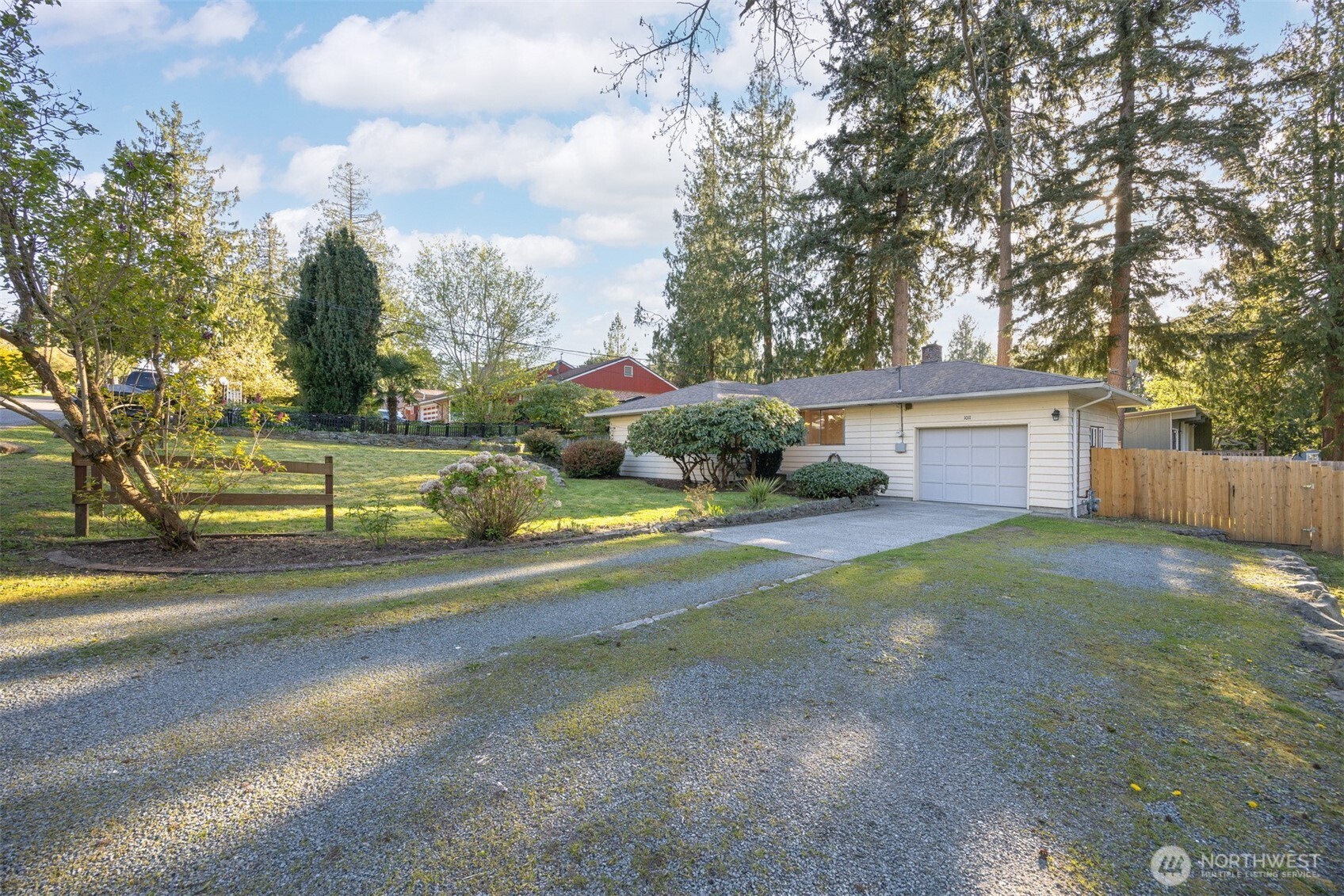 1011 N 14th Street , Mount Vernon, WA 98273