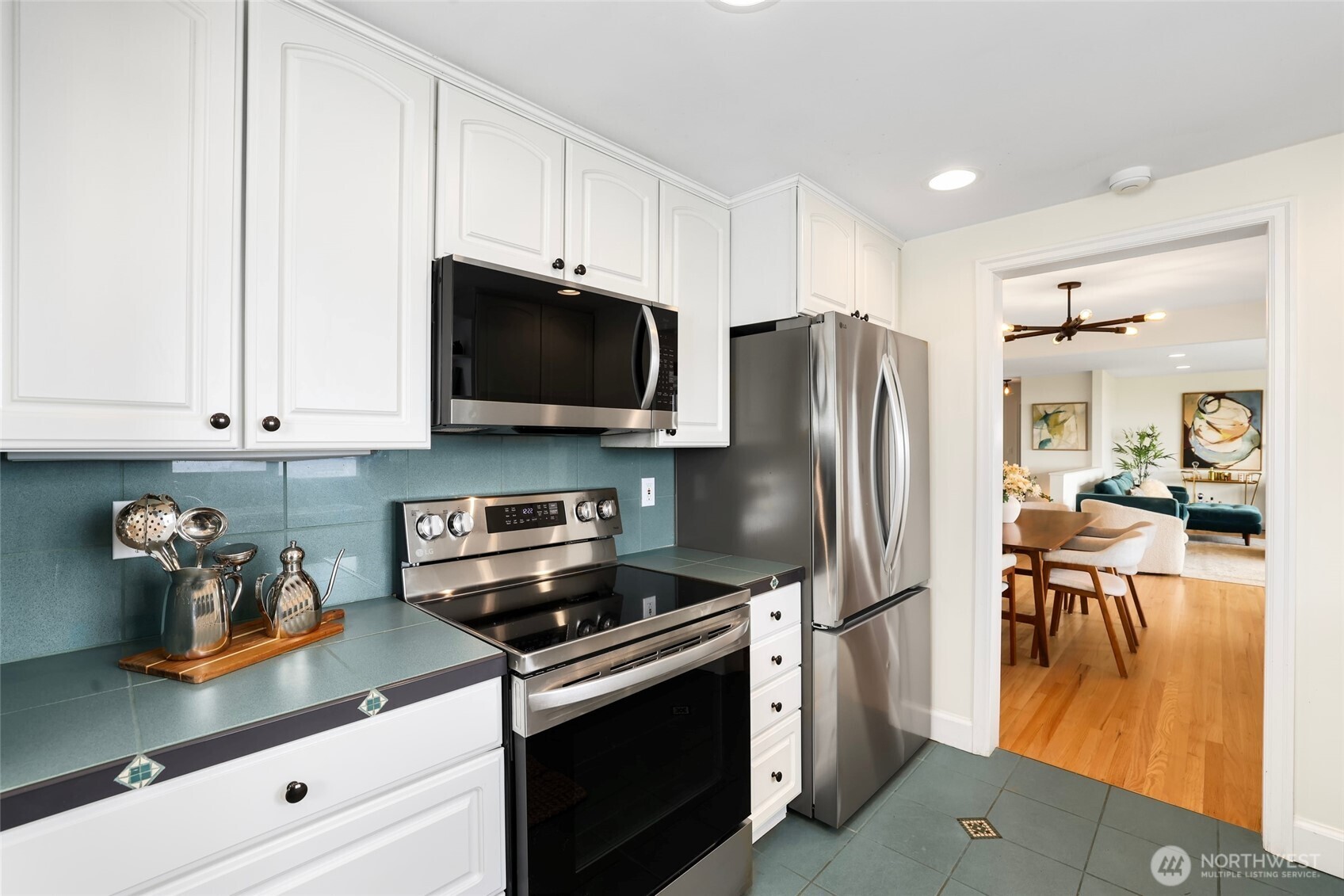 6771 38th Avenue SW, Seattle, WA 98126