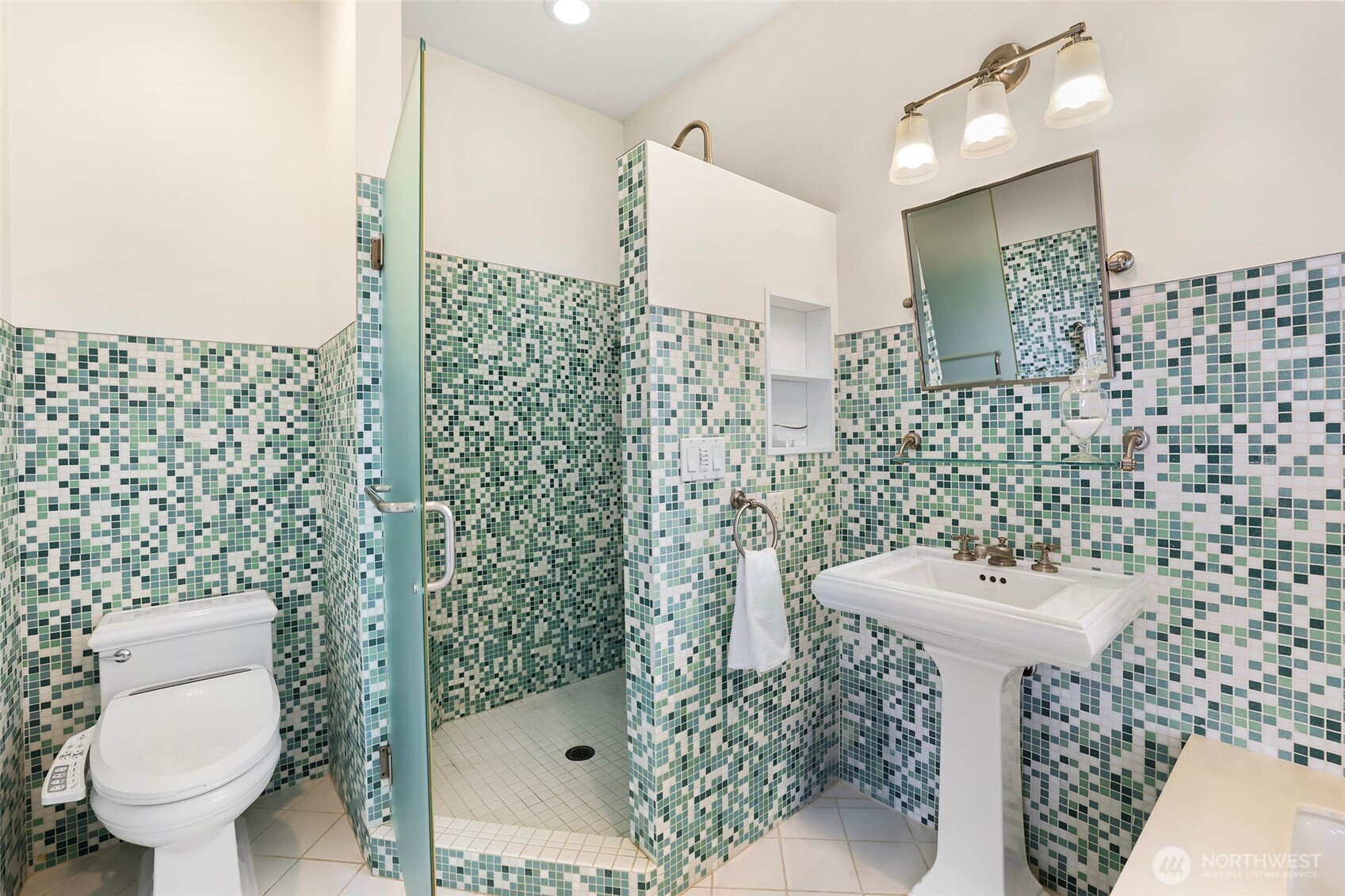 6771 38th Avenue SW, Seattle, WA 98126