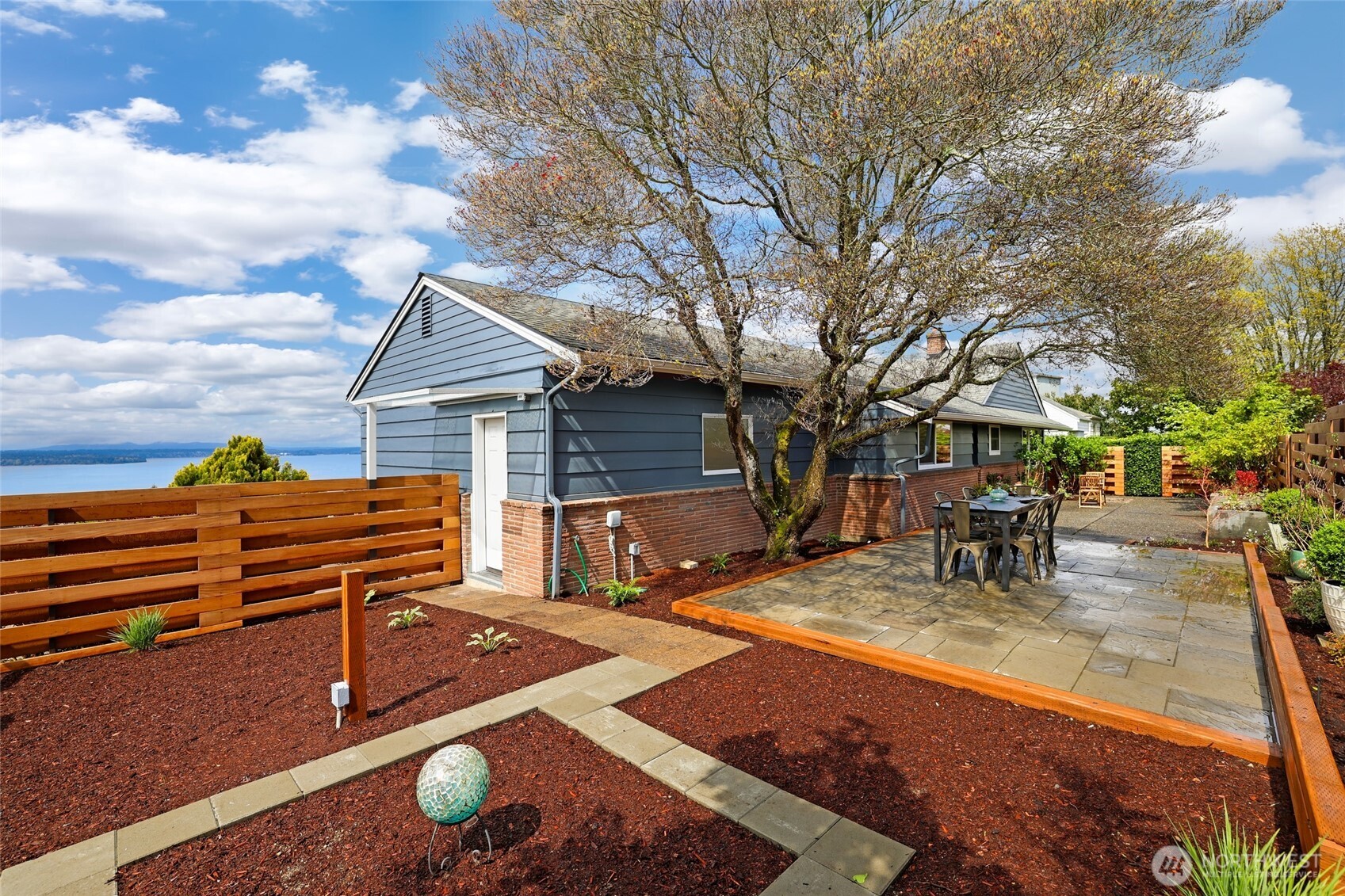 6771 38th Avenue SW, Seattle, WA 98126
