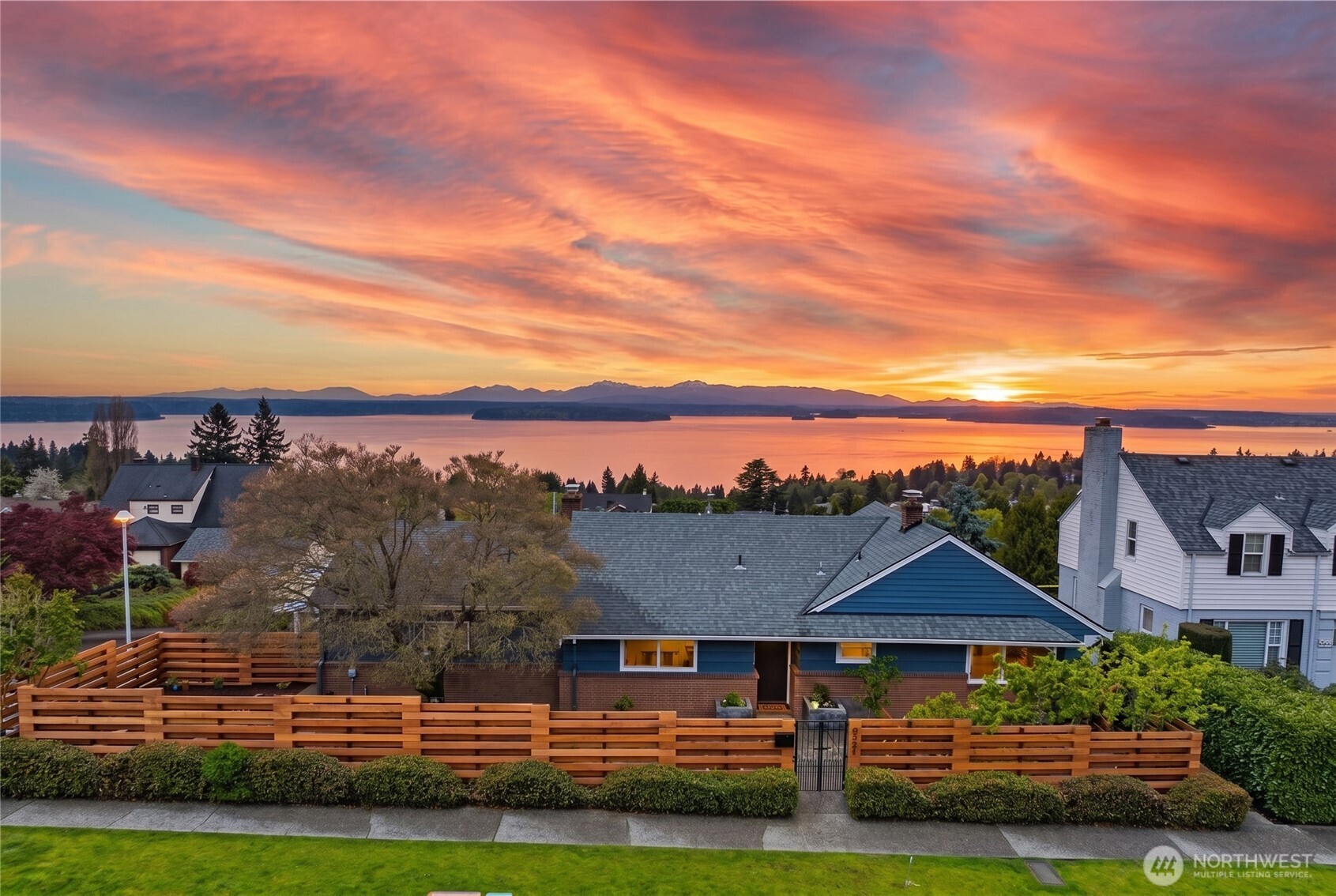 6771 38th Avenue SW, Seattle, WA 98126