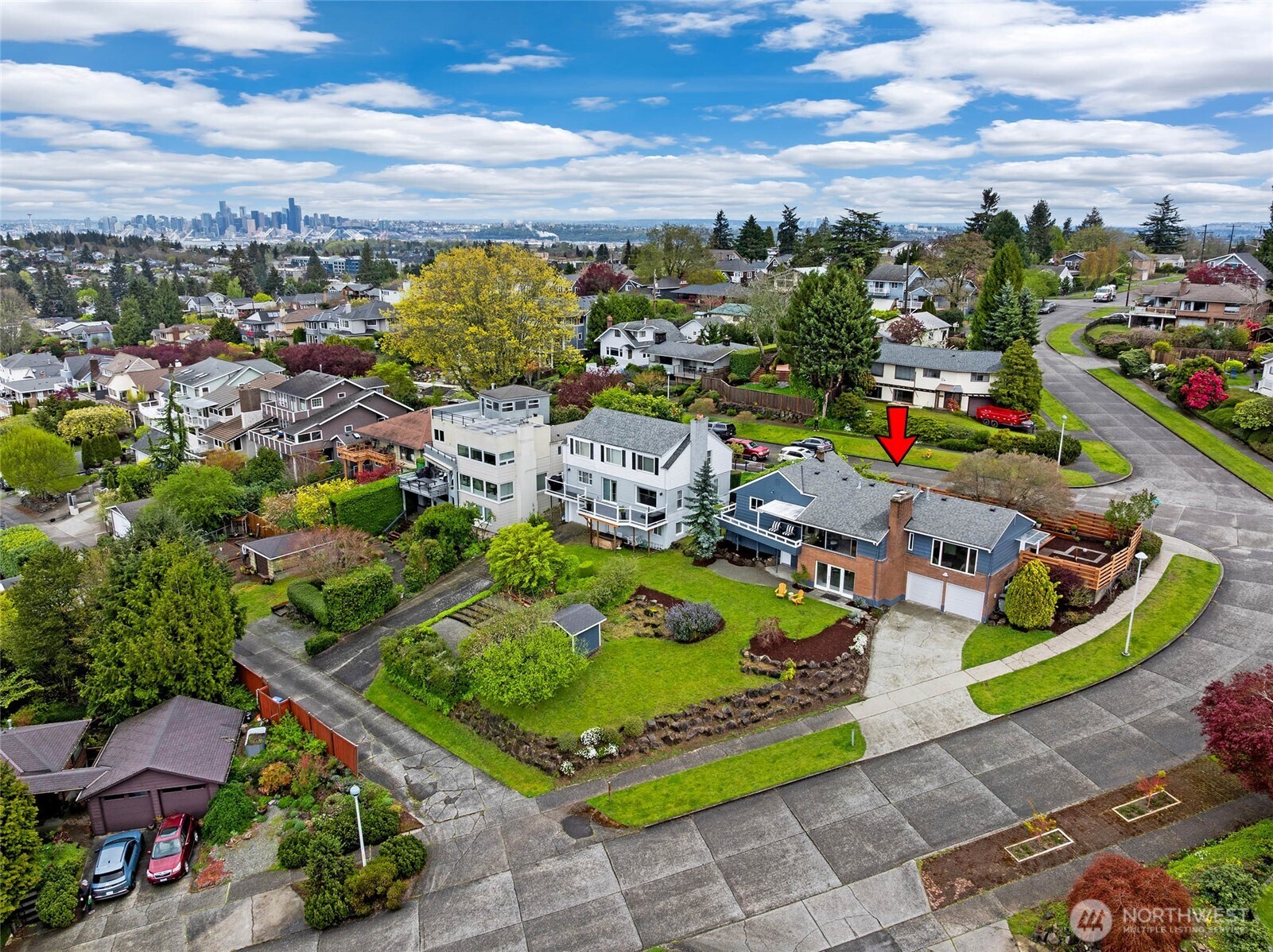 6771 38th Avenue SW, Seattle, WA 98126