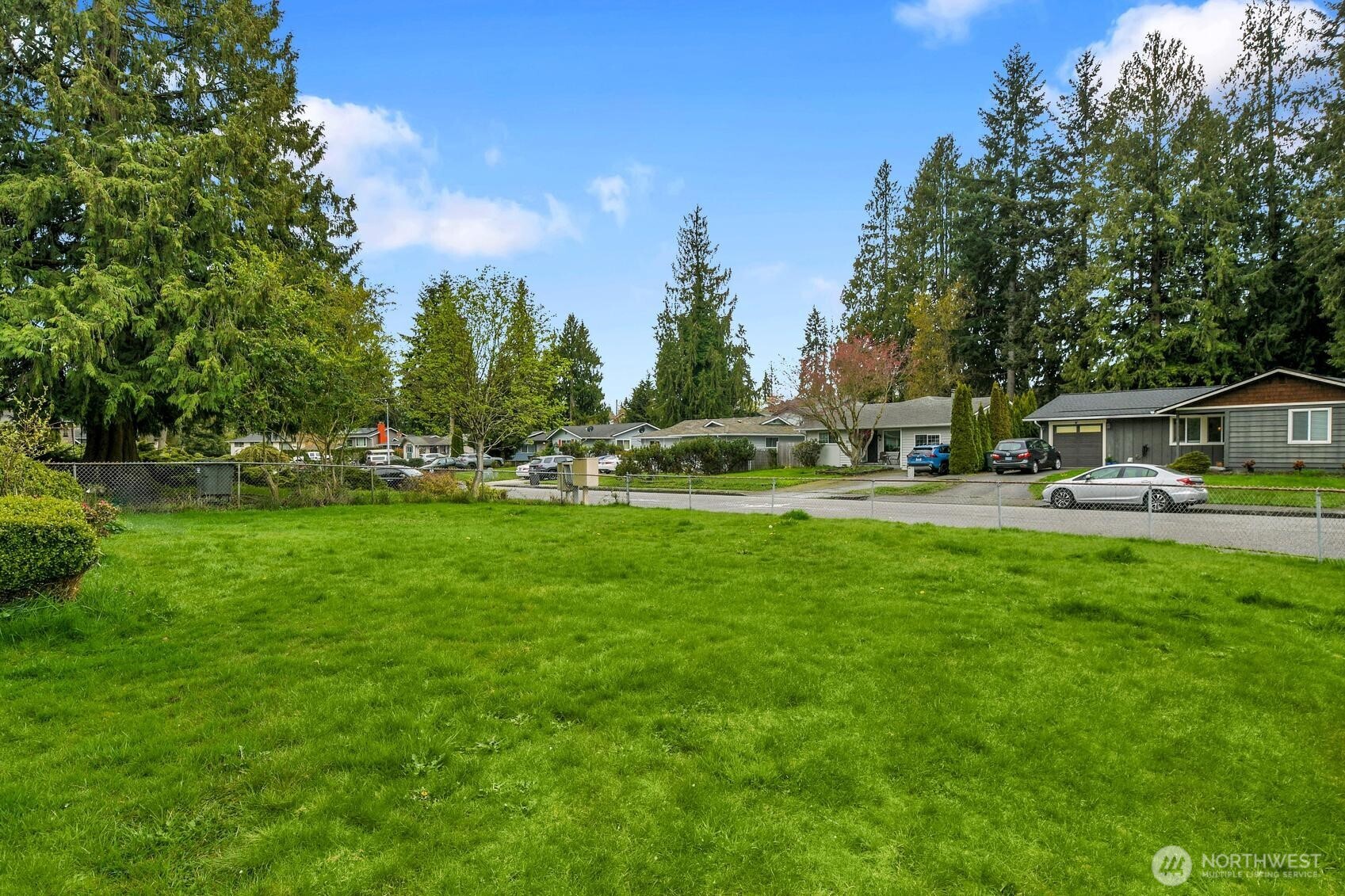 8901 Emerson Place , Everett, WA 98208