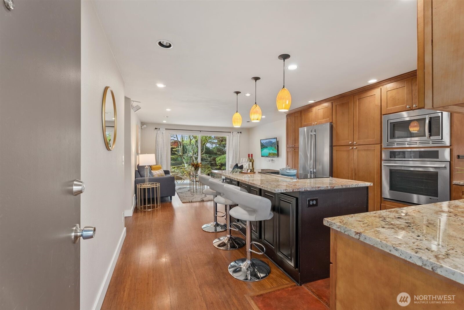 315 10th Avenue S #101, Kirkland, WA 98033-6941