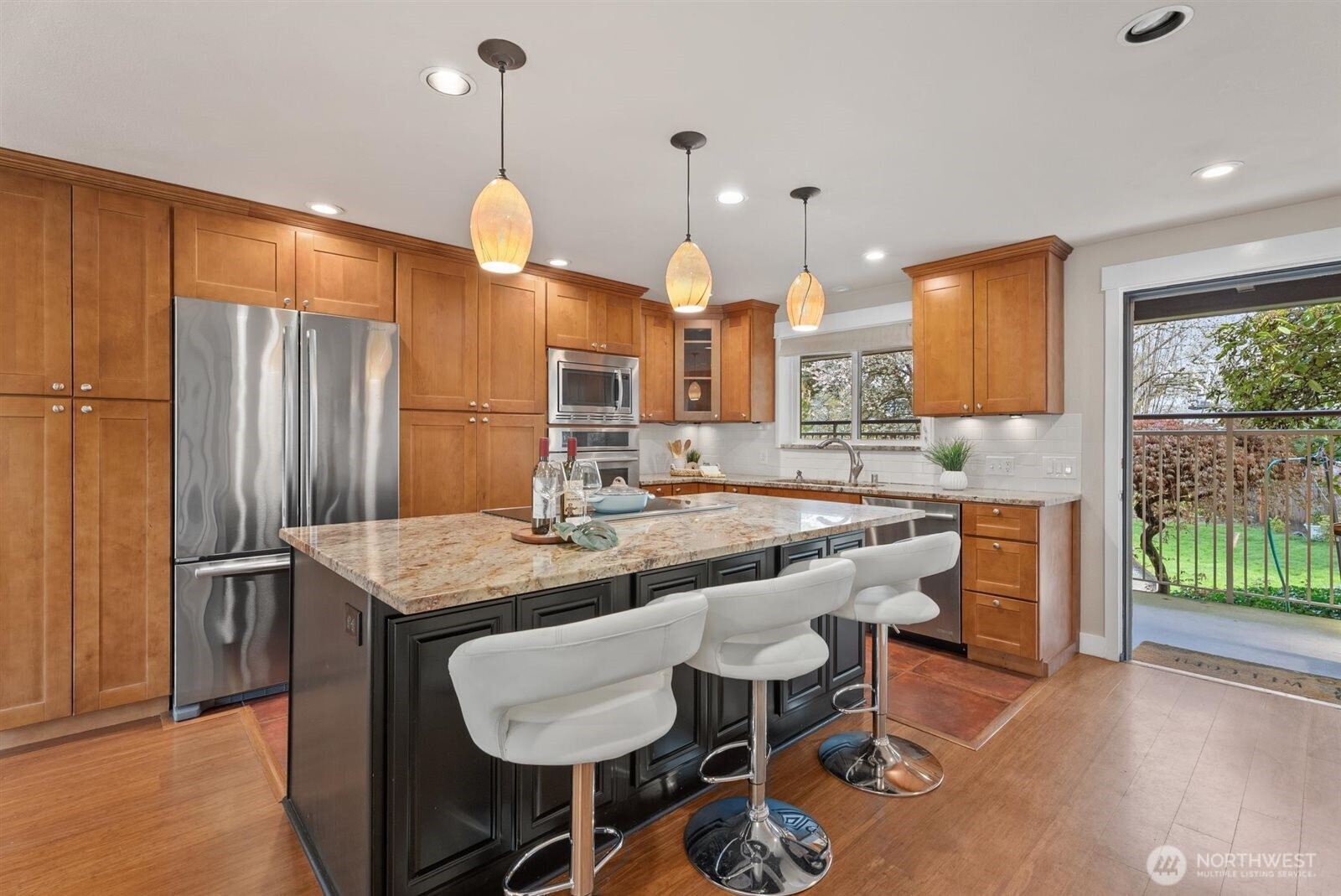 315 10th Avenue S #101, Kirkland, WA 98033-6941