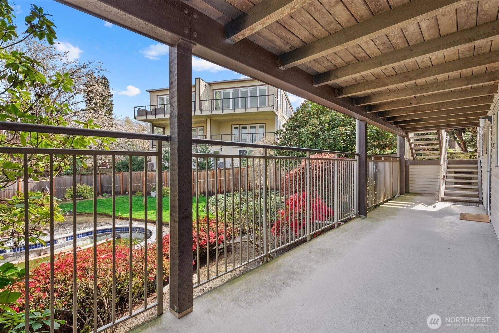 315 10th Avenue S #101, Kirkland, WA 98033-6941