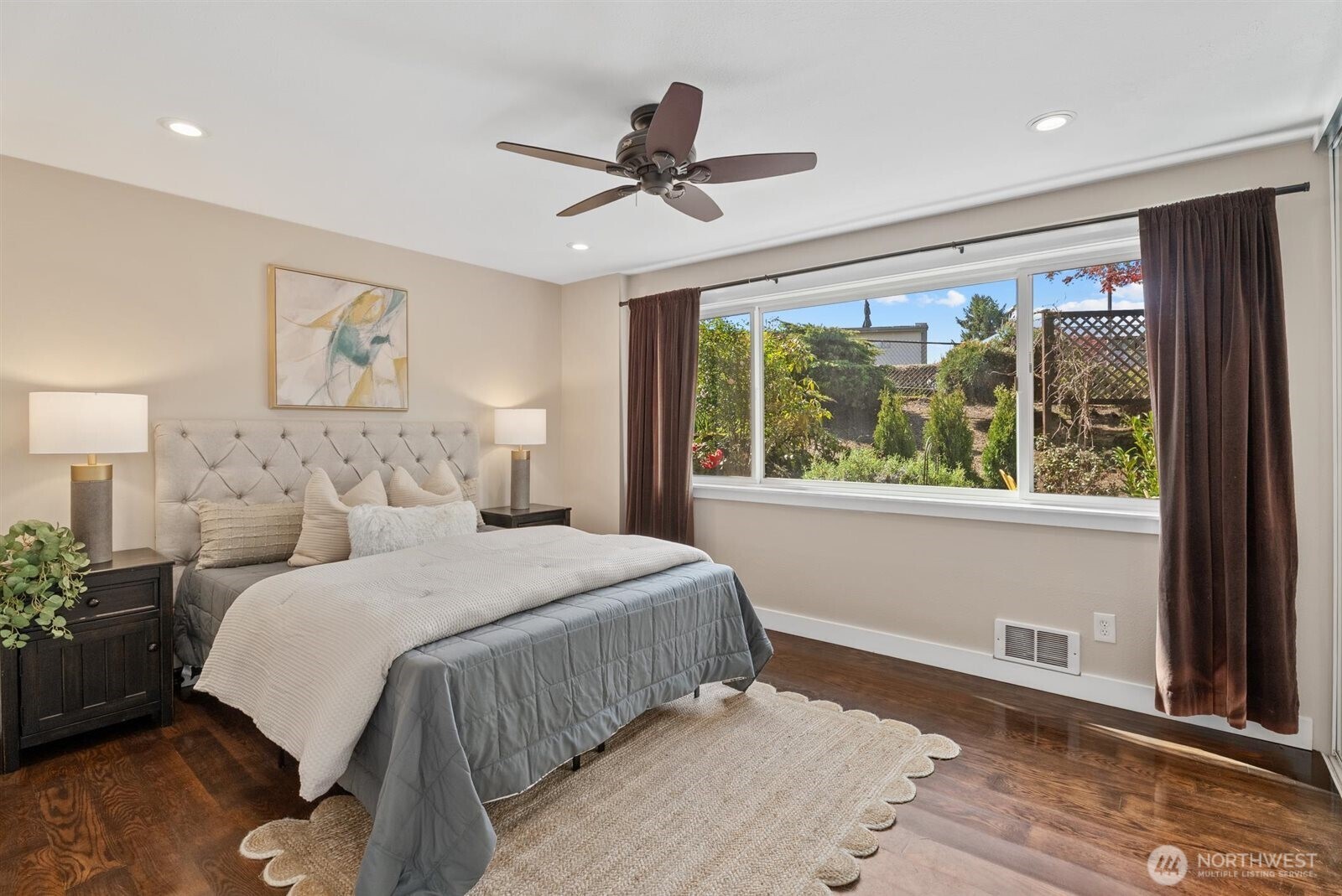 315 10th Avenue S #101, Kirkland, WA 98033-6941