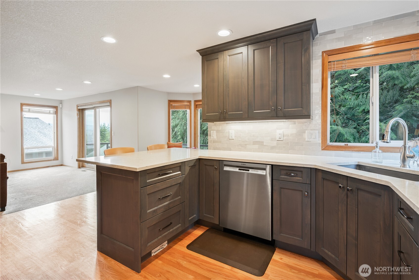239 W St. James , Longview, WA 98632
