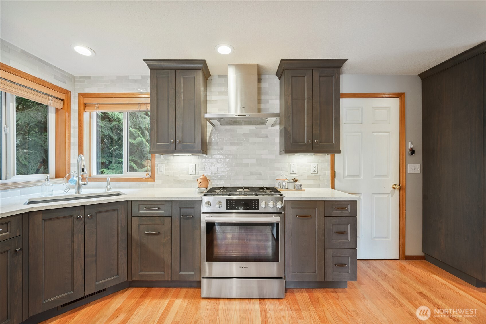 239 W St. James , Longview, WA 98632