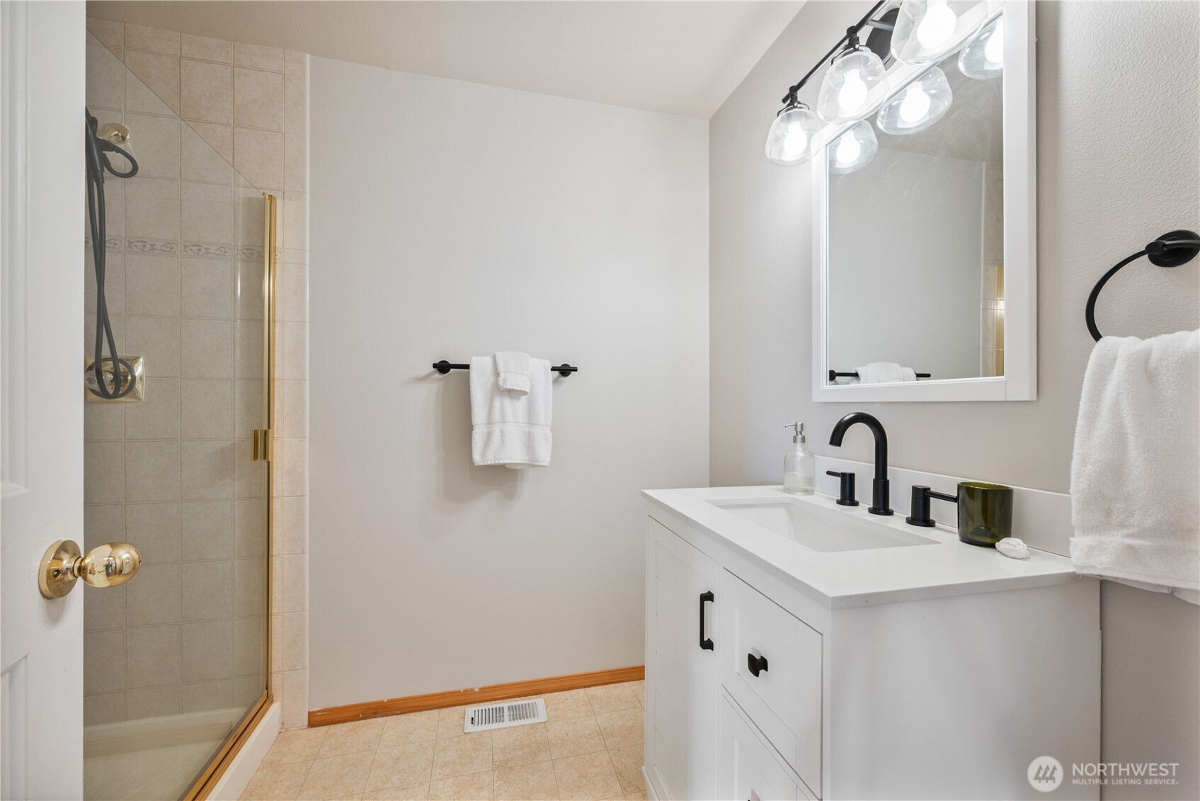 239 W St. James , Longview, WA 98632