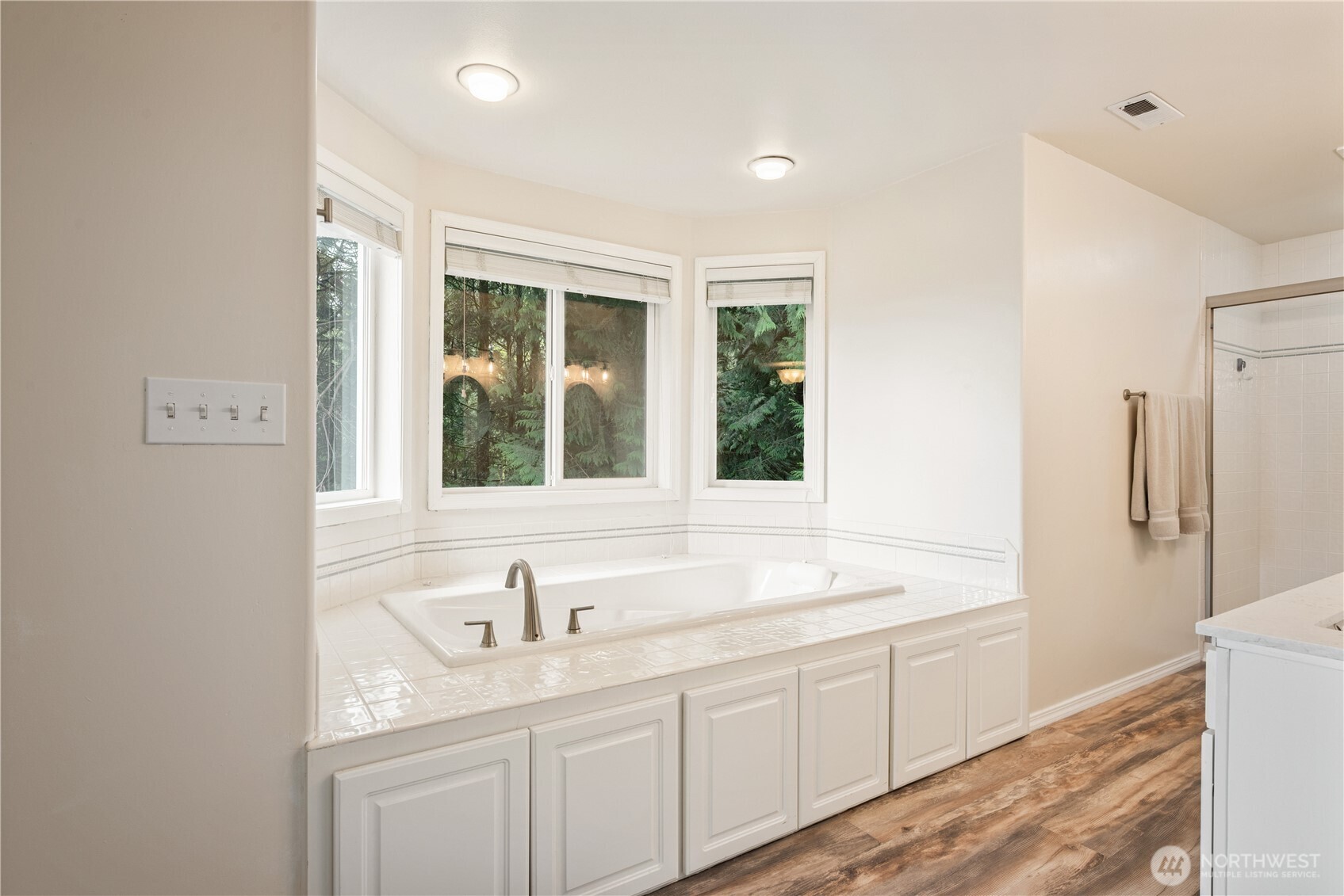 239 W St. James , Longview, WA 98632