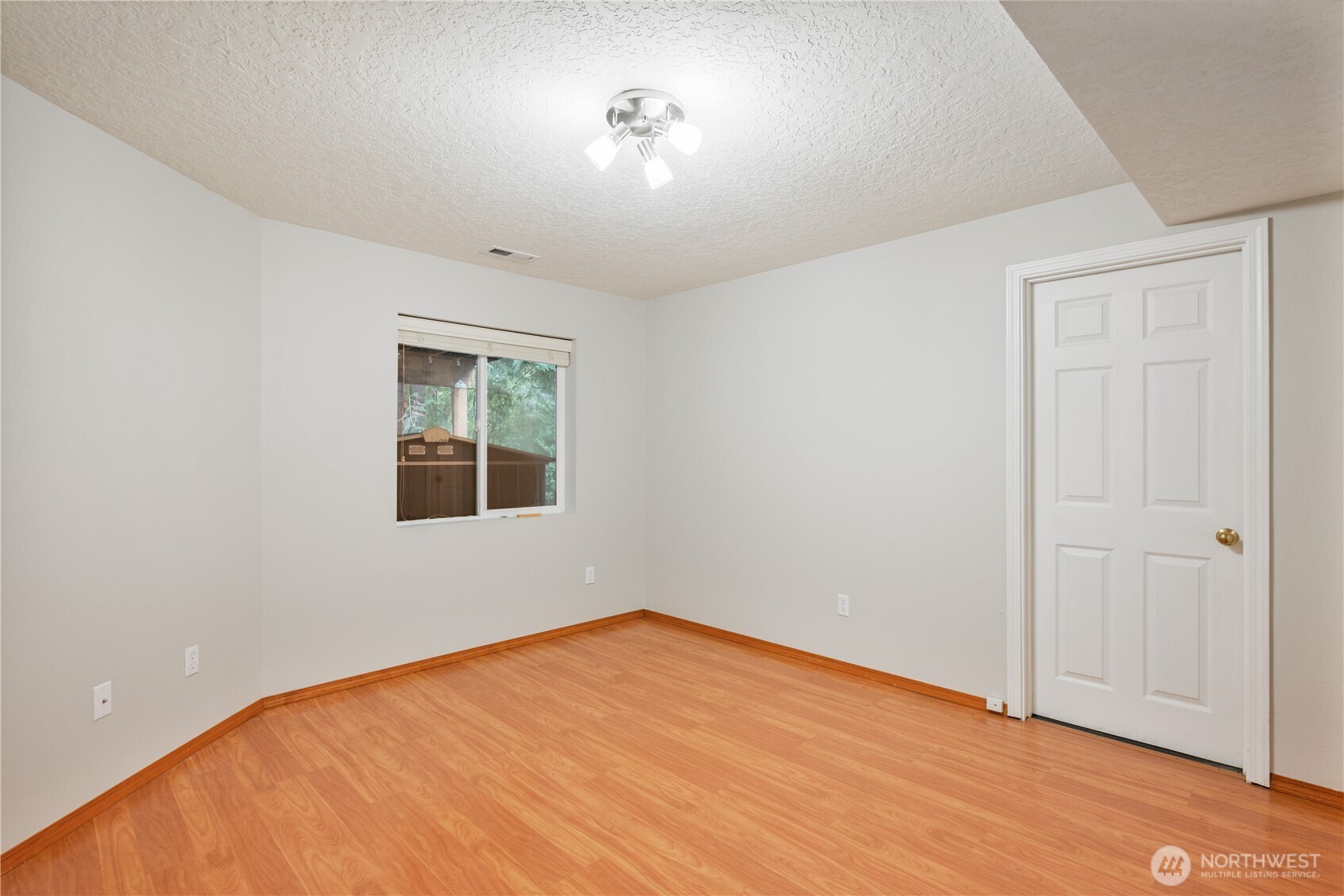239 W St. James , Longview, WA 98632