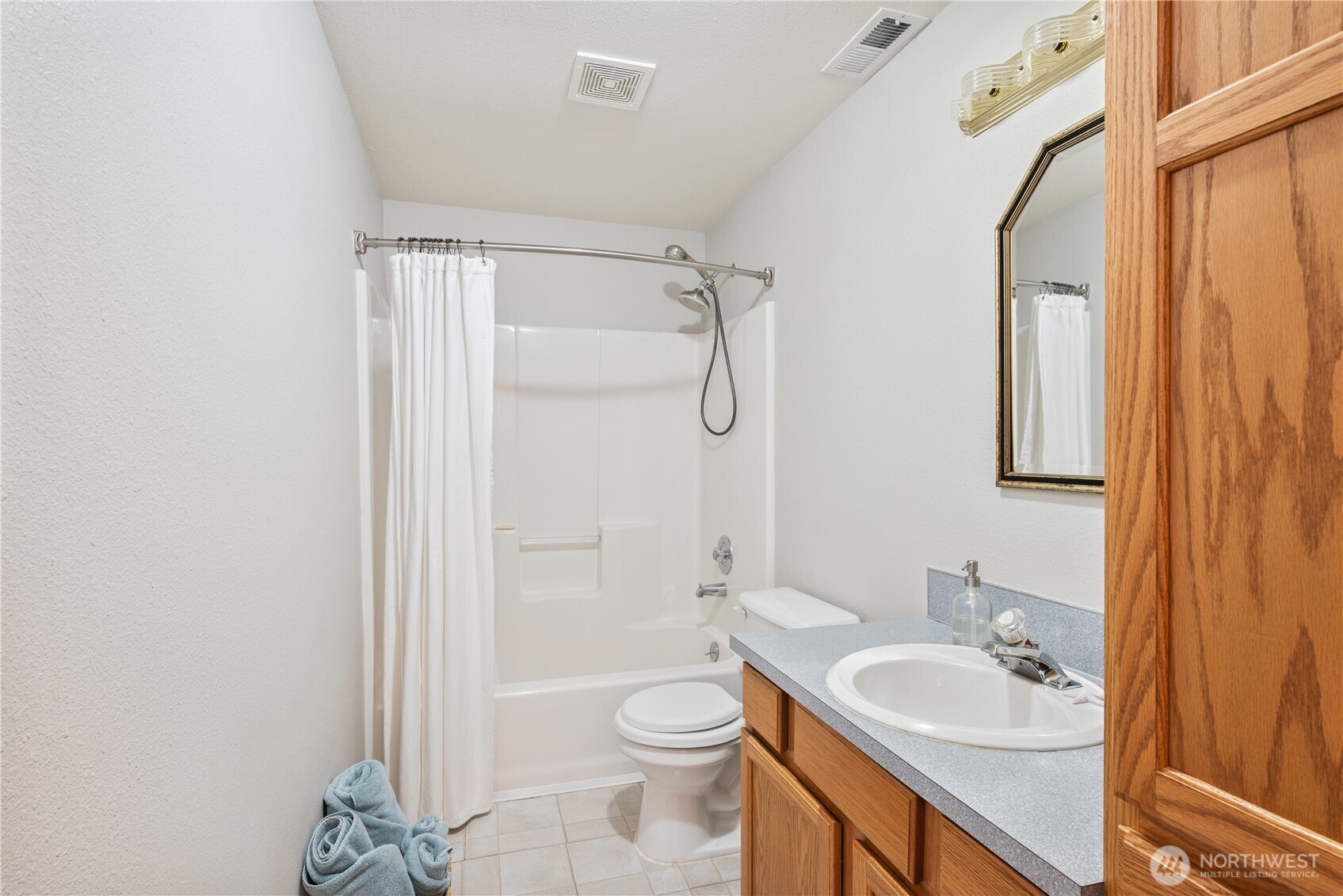 239 W St. James , Longview, WA 98632