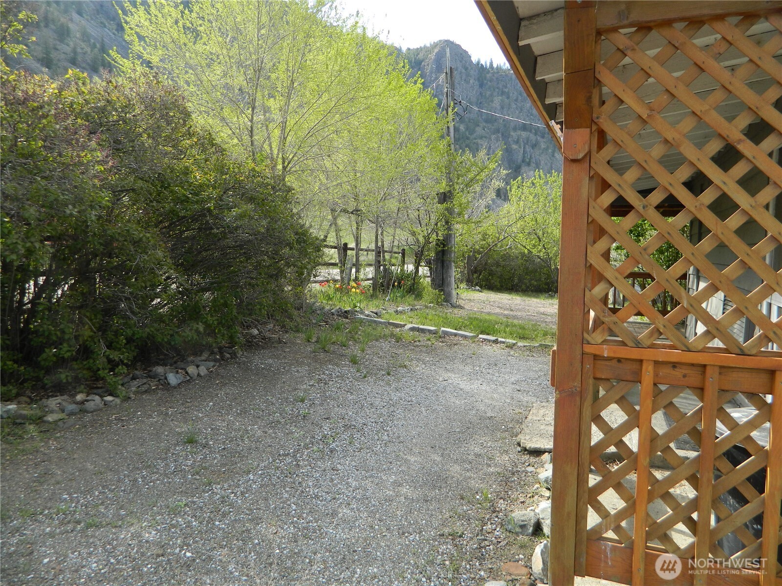 2127 Sinlahekin Road , Loomis, WA 98827