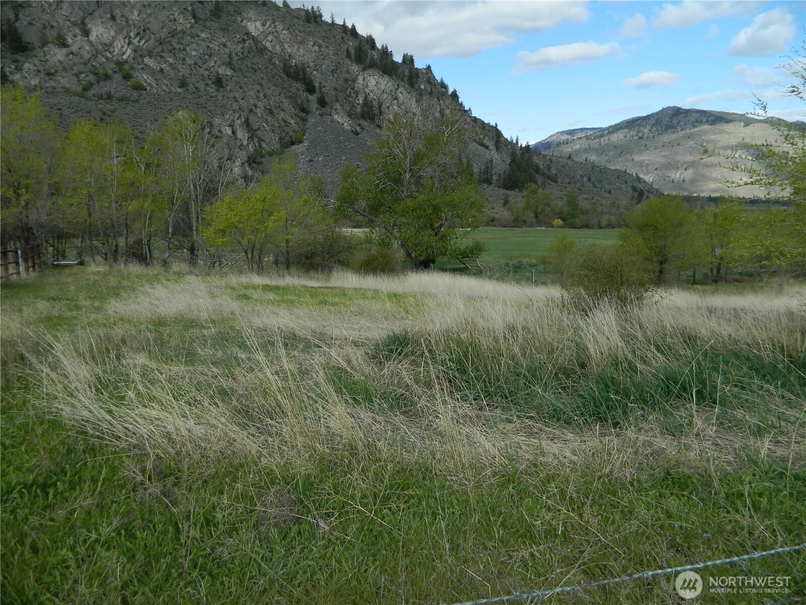 2127 Sinlahekin Road , Loomis, WA 98827