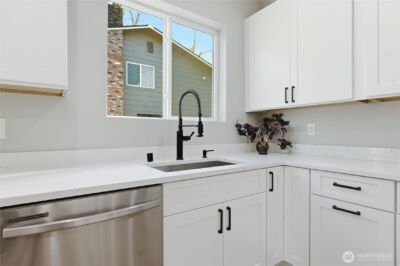 9226 S Yakima Avenue , Tacoma, WA 98444-4244 - Photo 6