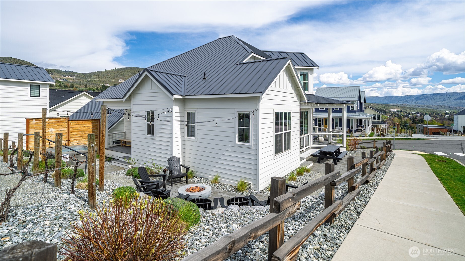 187 Bobcat Lane , Chelan, WA 98816