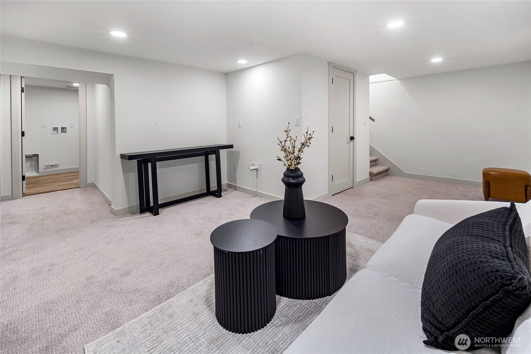 3037 21st Avenue W, Seattle, WA 98199