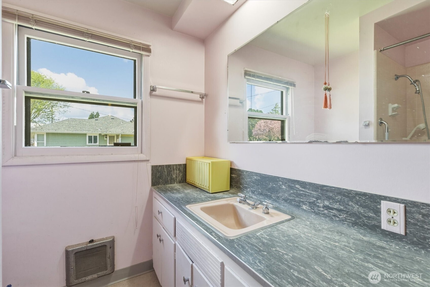2014 Ocean Beach Highway , Longview, WA 98632