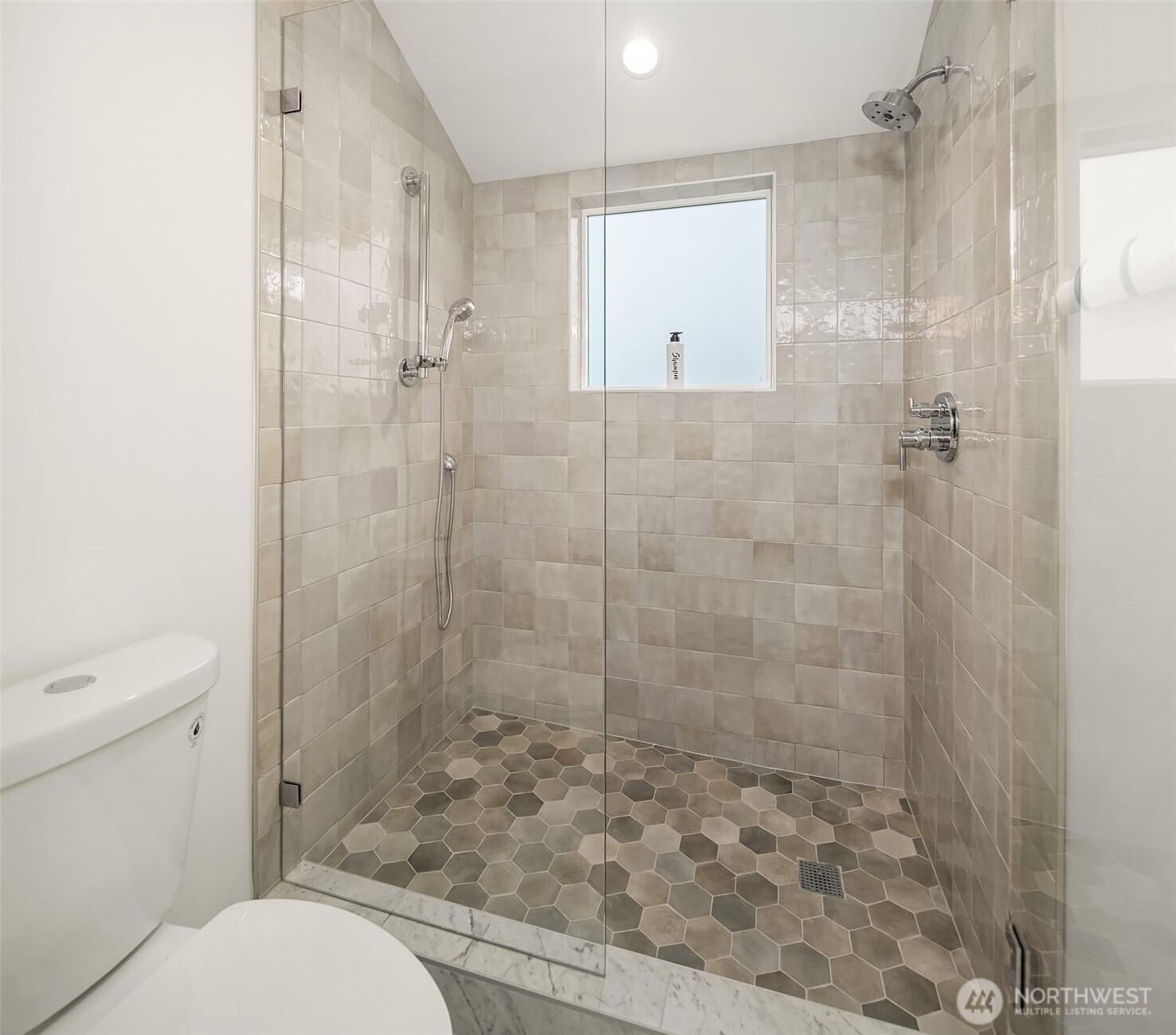 537 B N 70th Street , Seattle, WA 98103