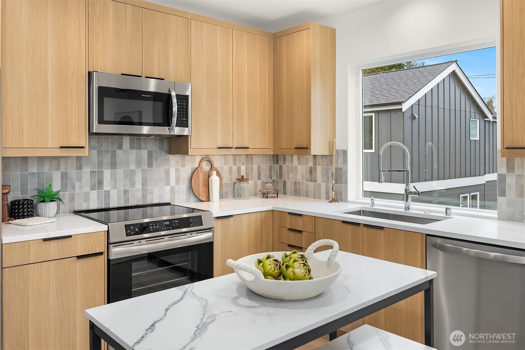 537 B N 70th Street , Seattle, WA 98103