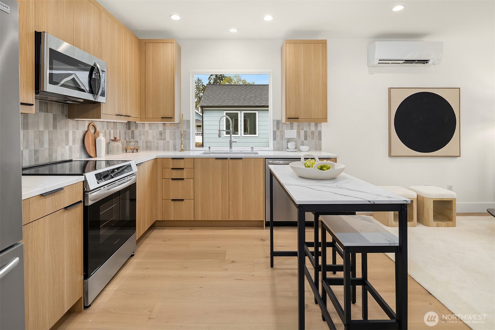 537 B N 70th Street , Seattle, WA 98103