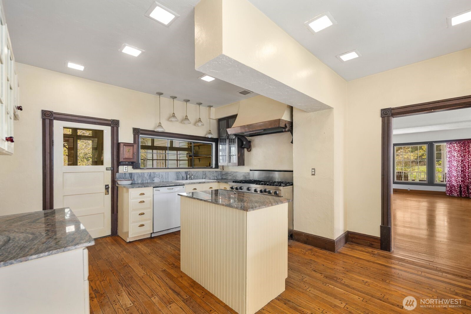 13130 SW 261st Place , Vashon, WA 98070