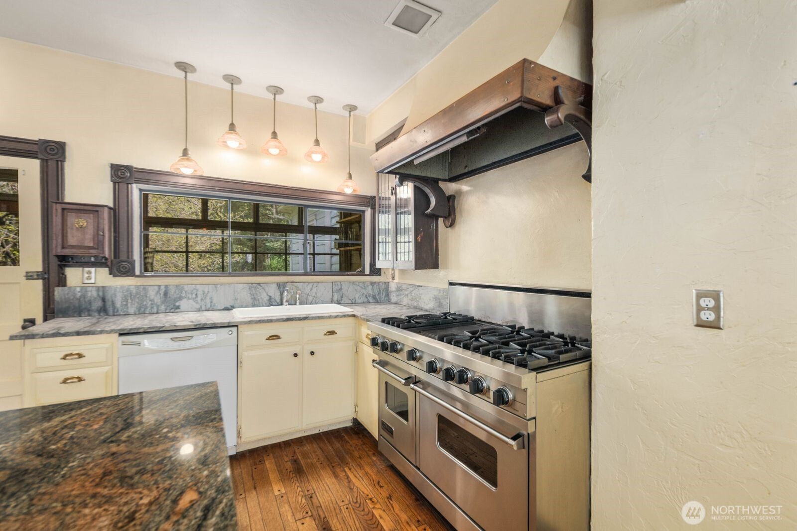 13130 SW 261st Place , Vashon, WA 98070