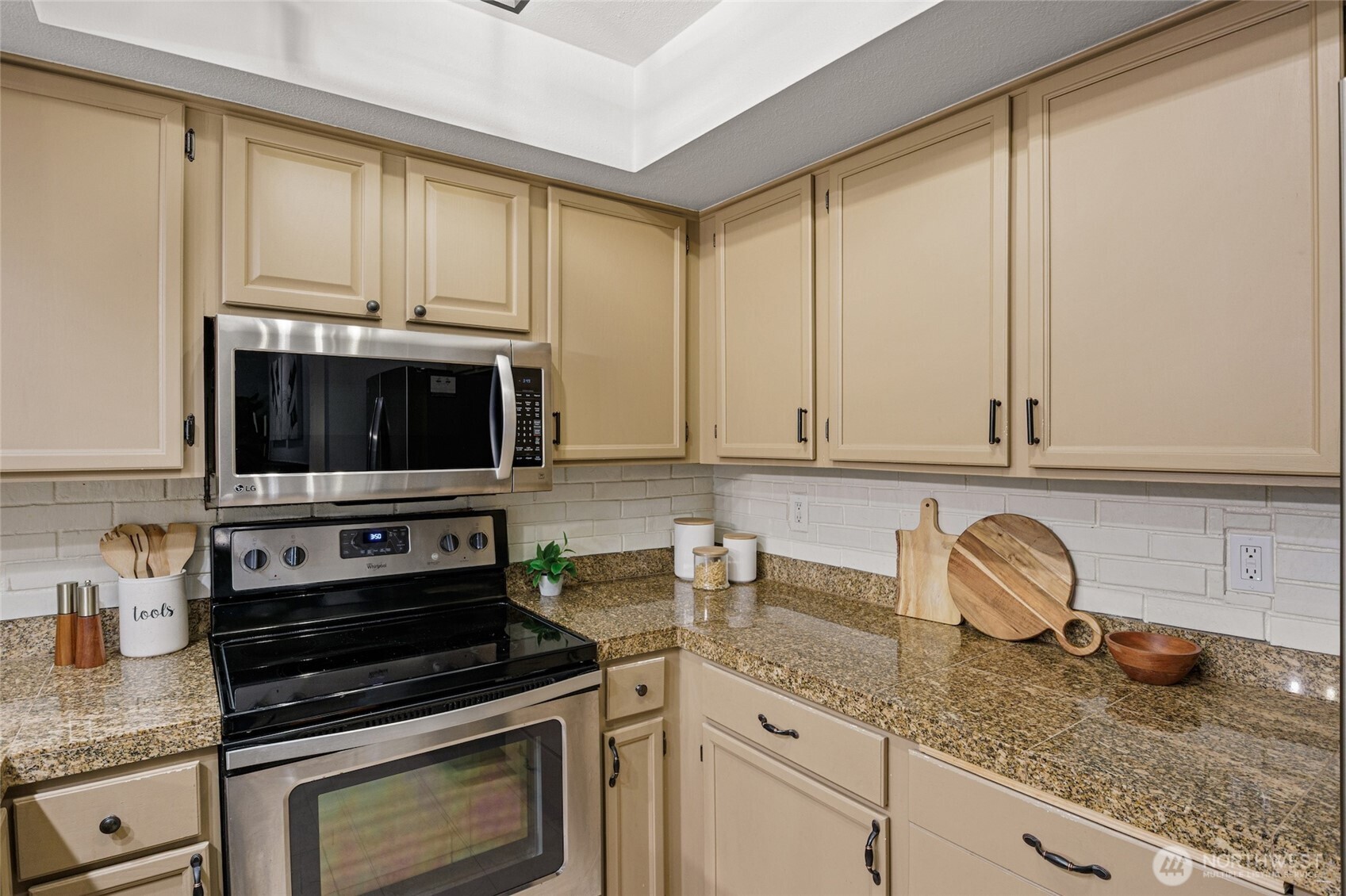 12905 126th Court NE #L105, Kirkland, WA 98034