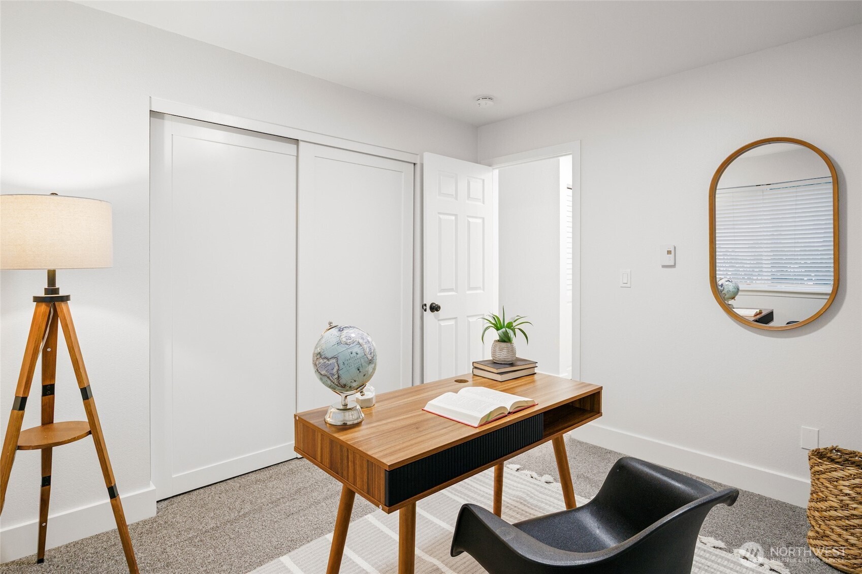 12905 126th Court NE #L105, Kirkland, WA 98034