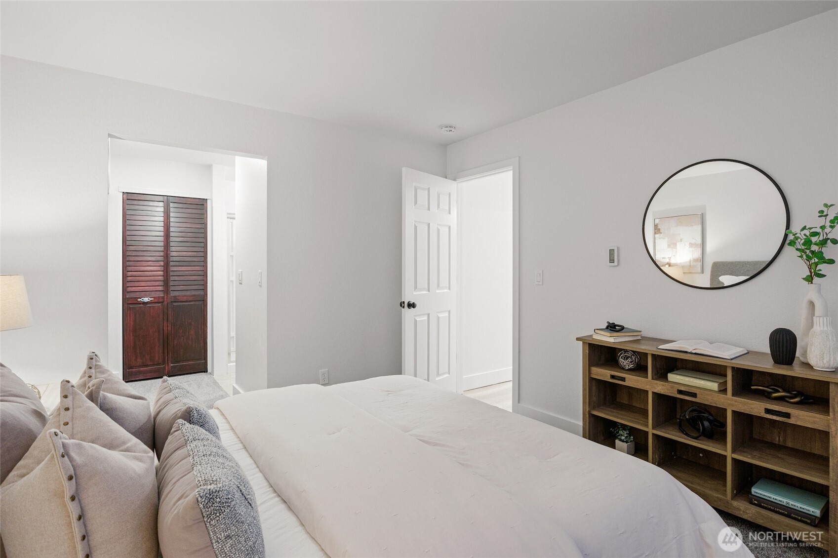 12905 126th Court NE #L105, Kirkland, WA 98034