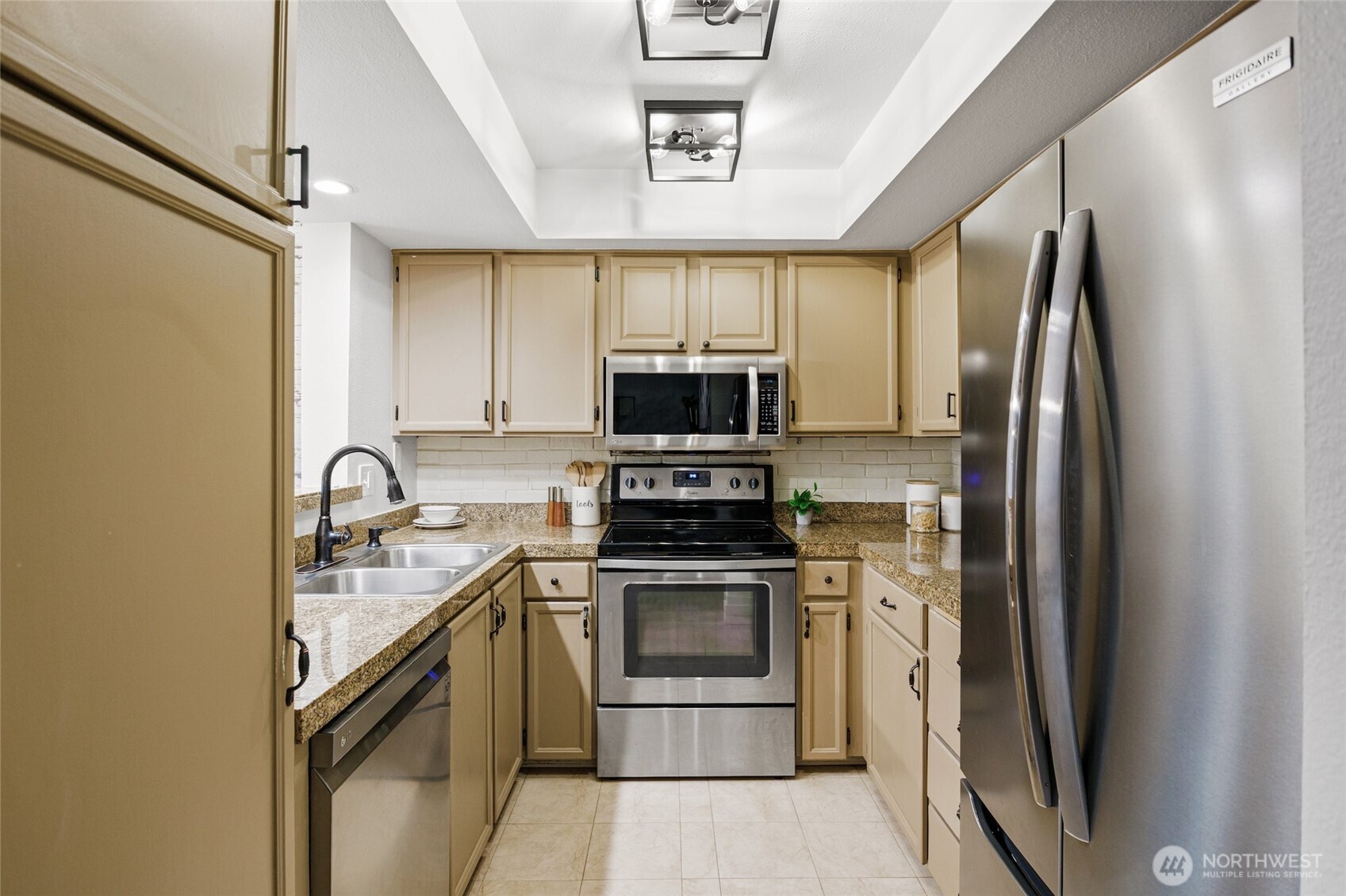 12905 126th Court NE #L105, Kirkland, WA 98034