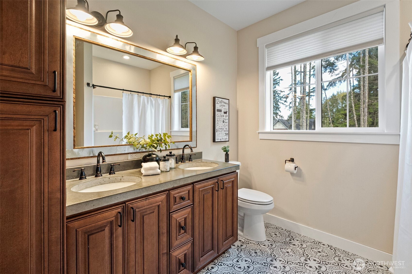 10128 Merlins Lane NW, Bremerton, WA 98312