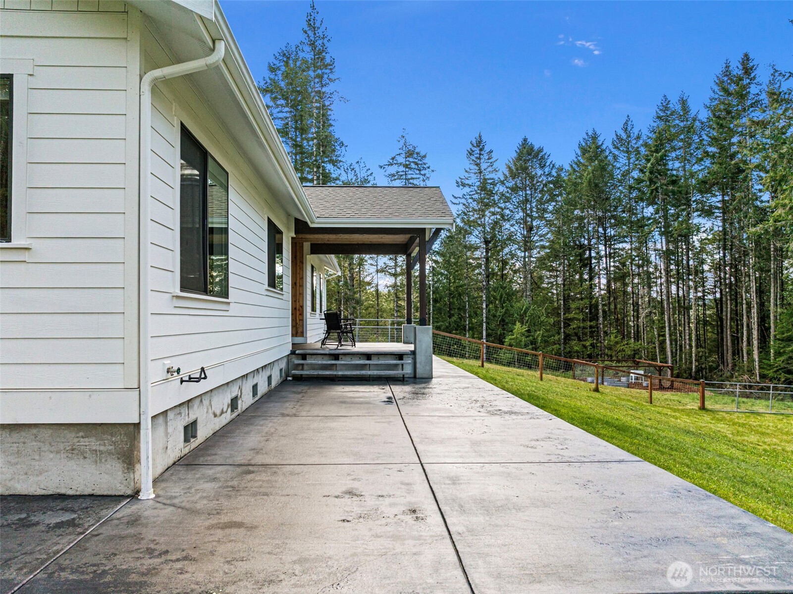 10128 Merlins Lane NW, Bremerton, WA 98312