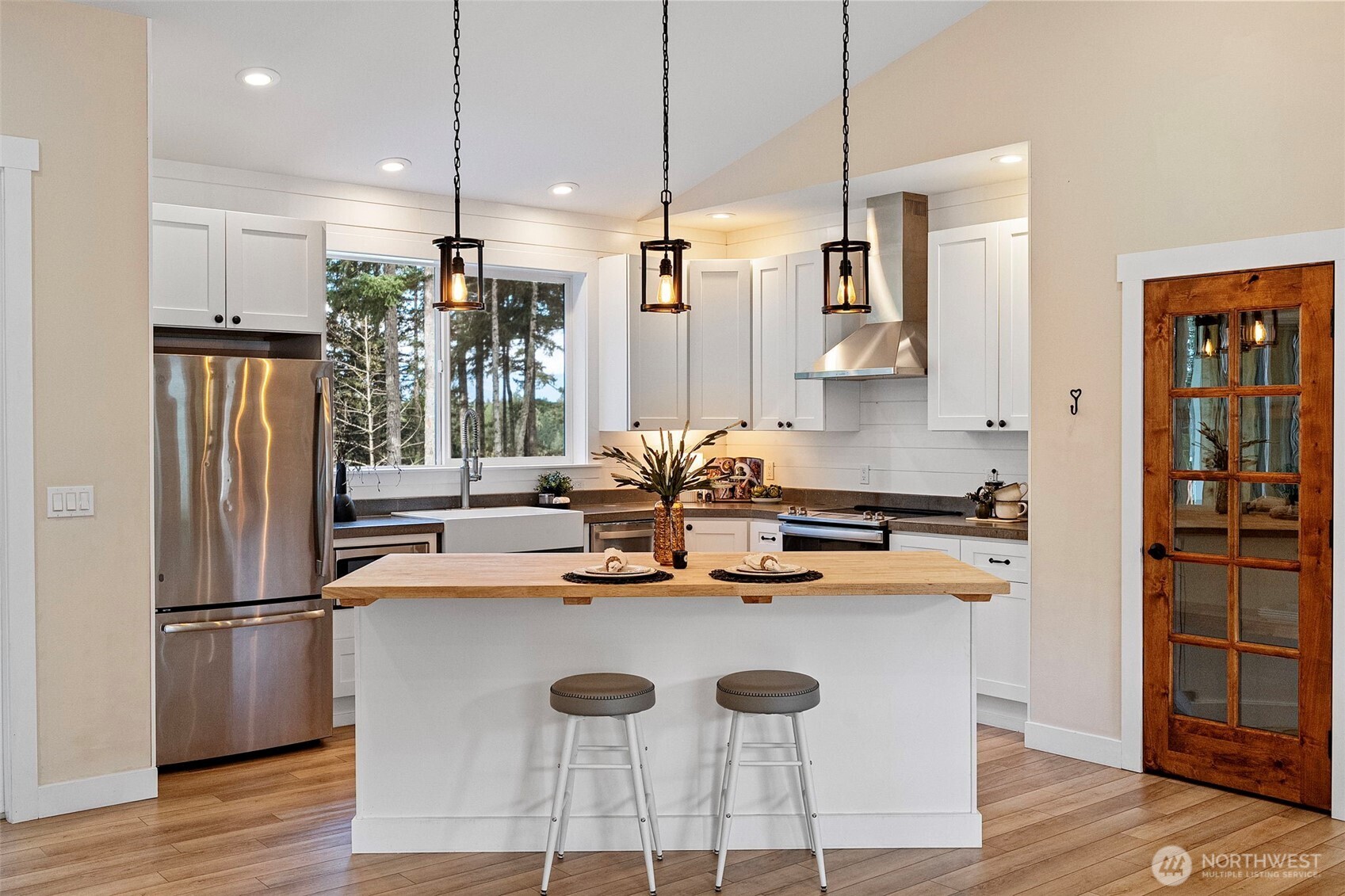 10128 Merlins Lane NW, Bremerton, WA 98312