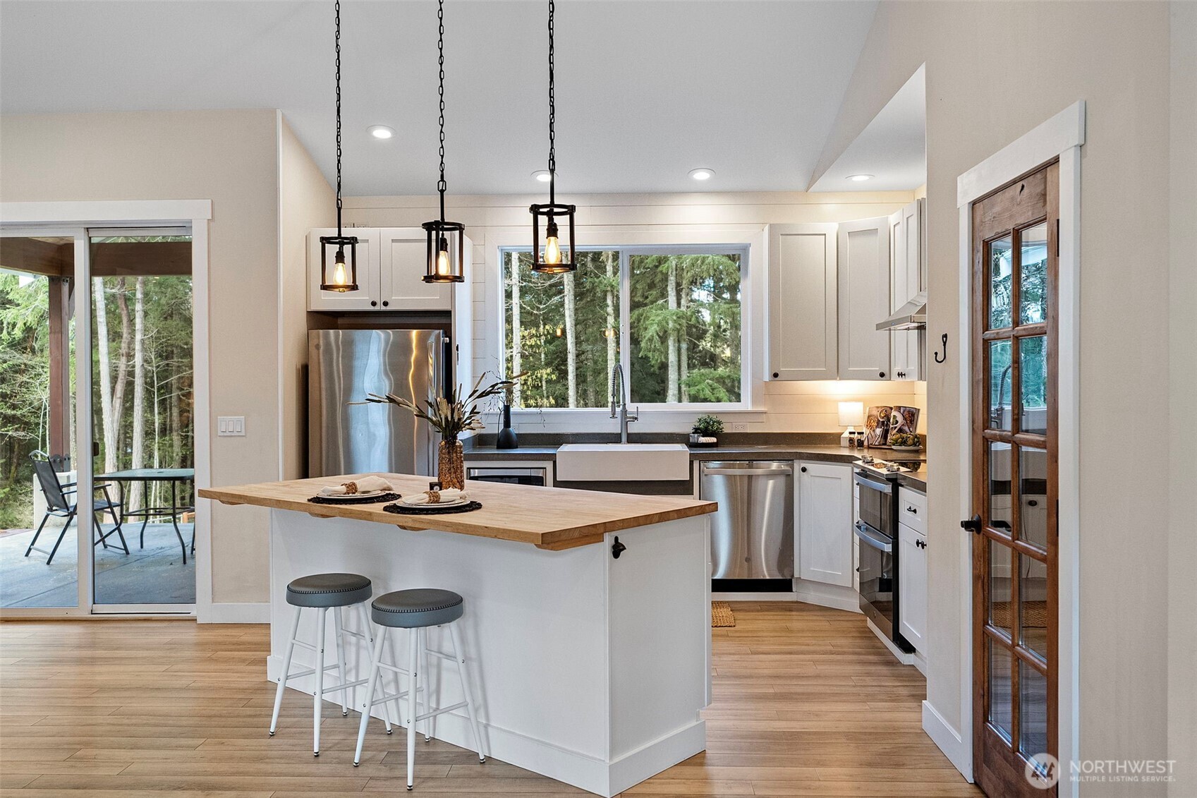 10128 Merlins Lane NW, Bremerton, WA 98312