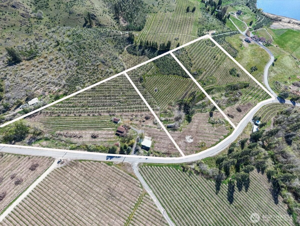 1 Borealis Lane , Manson, WA 98831