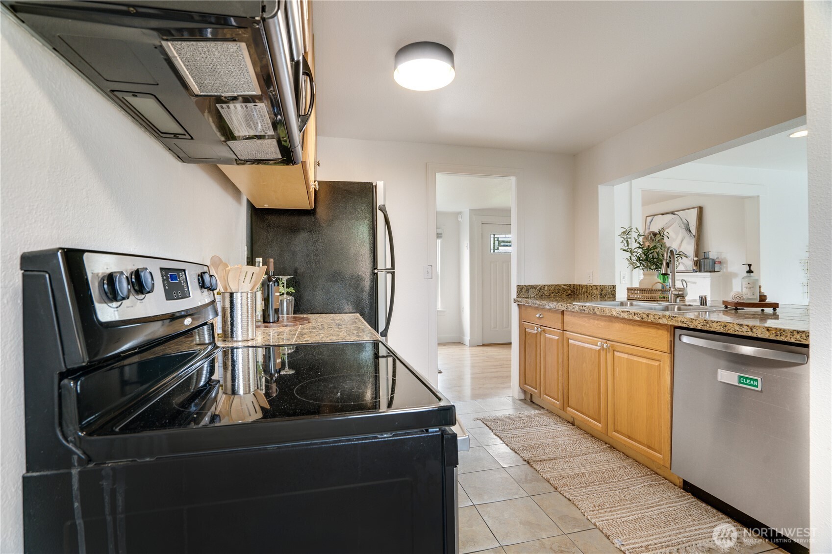 720 S Monroe Street , Tacoma, WA 98405