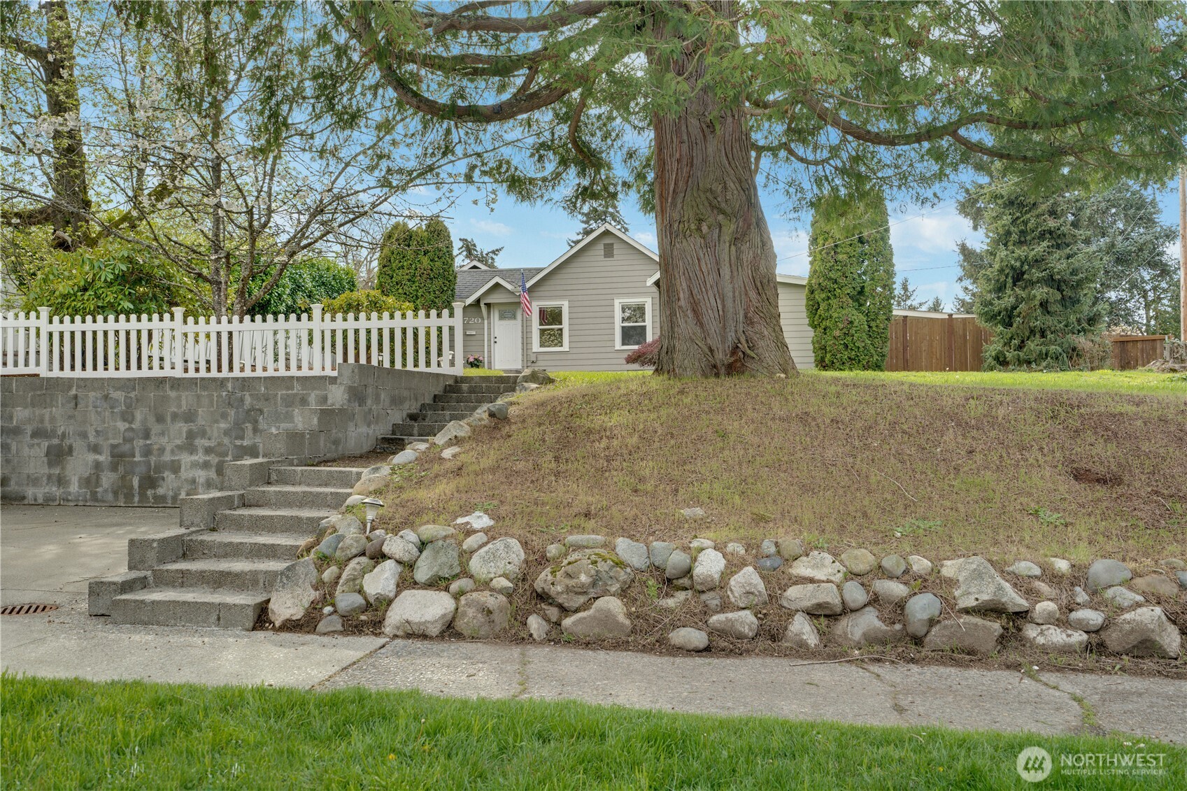 720 S Monroe Street , Tacoma, WA 98405