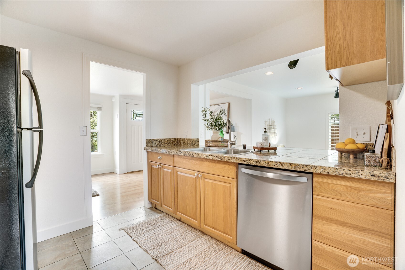 720 S Monroe Street , Tacoma, WA 98405