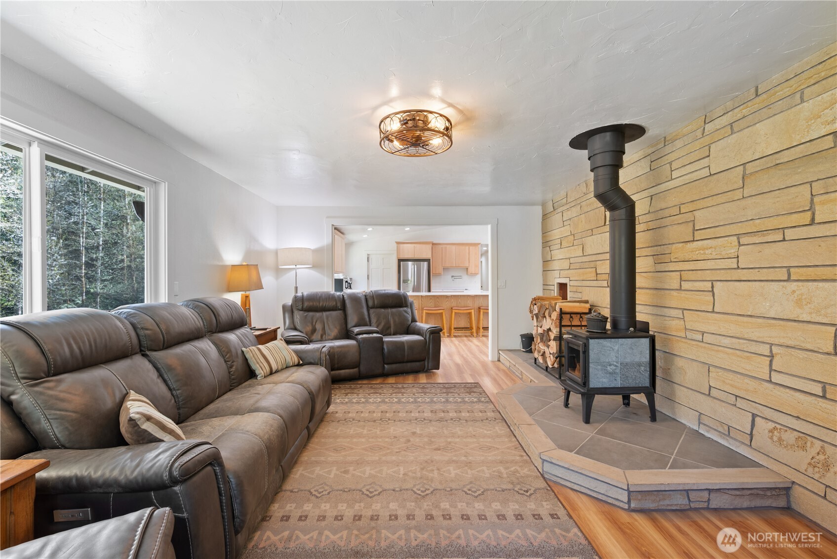 976 Sandy Bend Road , Castle Rock, WA 98611