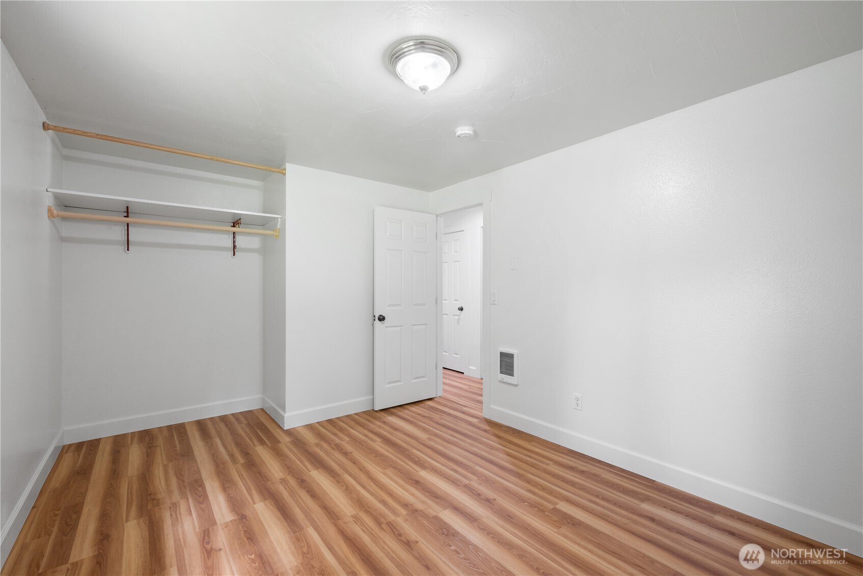 976 Sandy Bend Road , Castle Rock, WA 98611