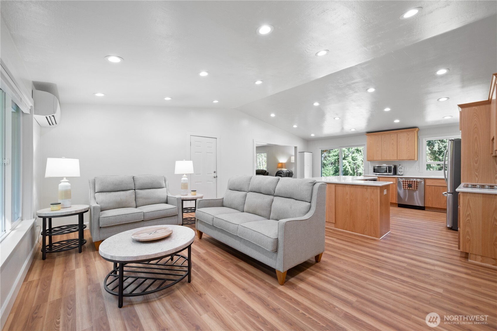 976 Sandy Bend Road , Castle Rock, WA 98611