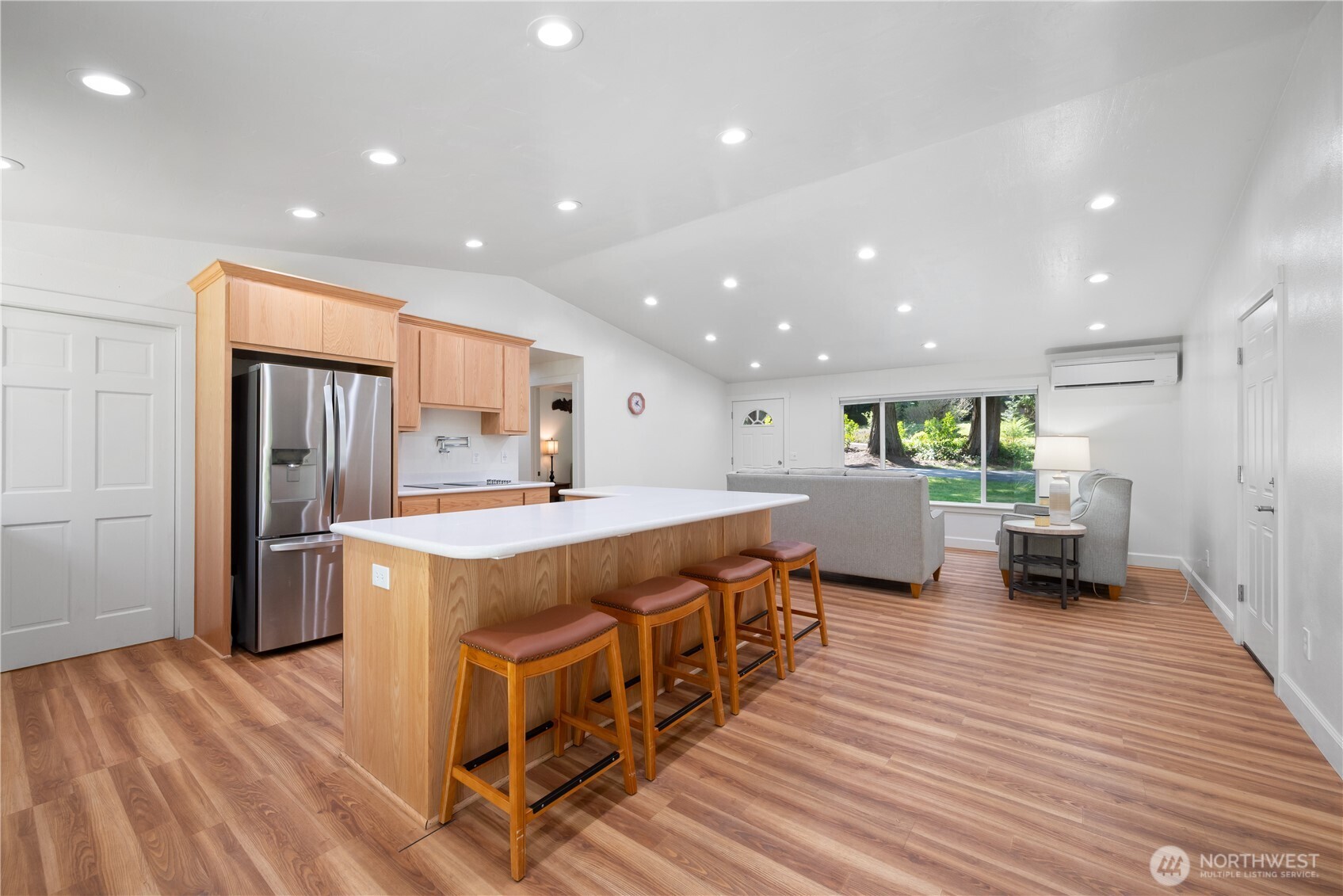 976 Sandy Bend Road , Castle Rock, WA 98611