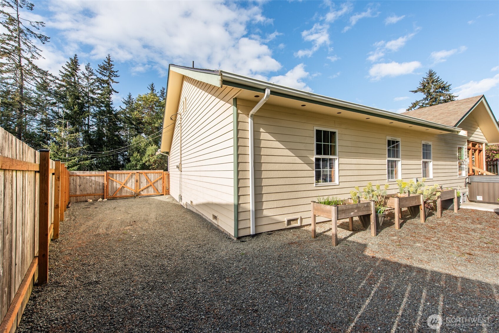 2010 Westview Dr , Port Angeles, WA 98363