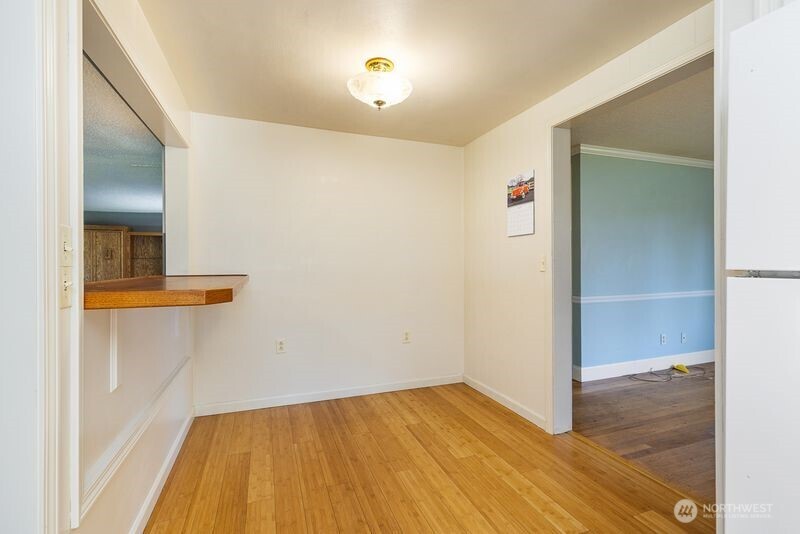 12219 76th Avenue S, Seattle, WA 98178-4402