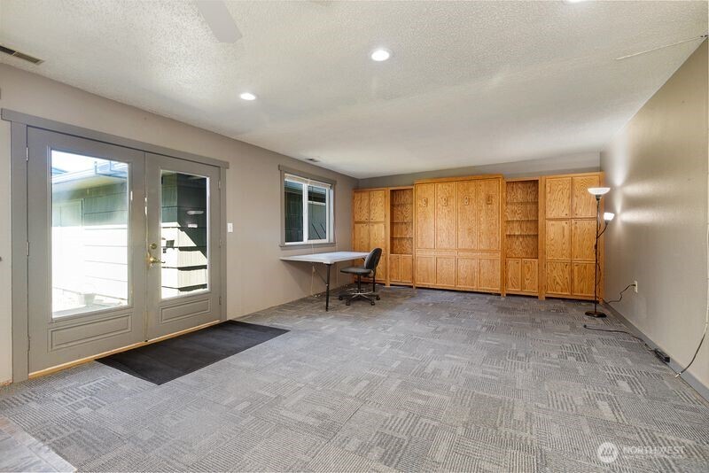 12219 76th Avenue S, Seattle, WA 98178-4402