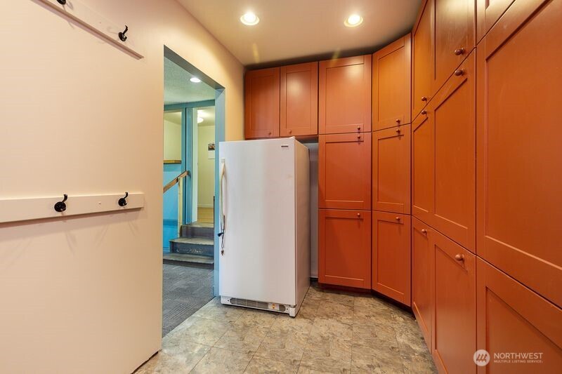 12219 76th Avenue S, Seattle, WA 98178-4402