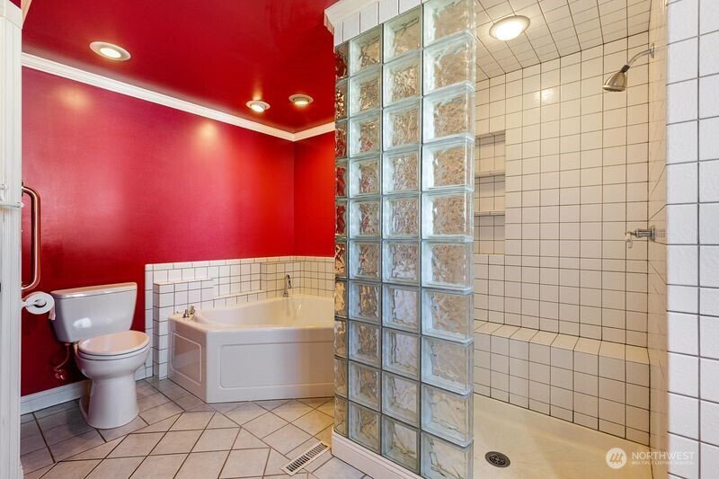12219 76th Avenue S, Seattle, WA 98178-4402