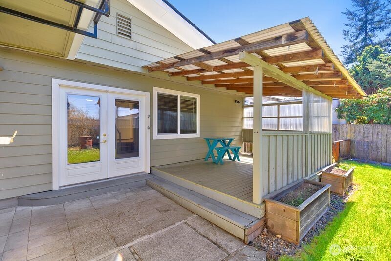 12219 76th Avenue S, Seattle, WA 98178-4402